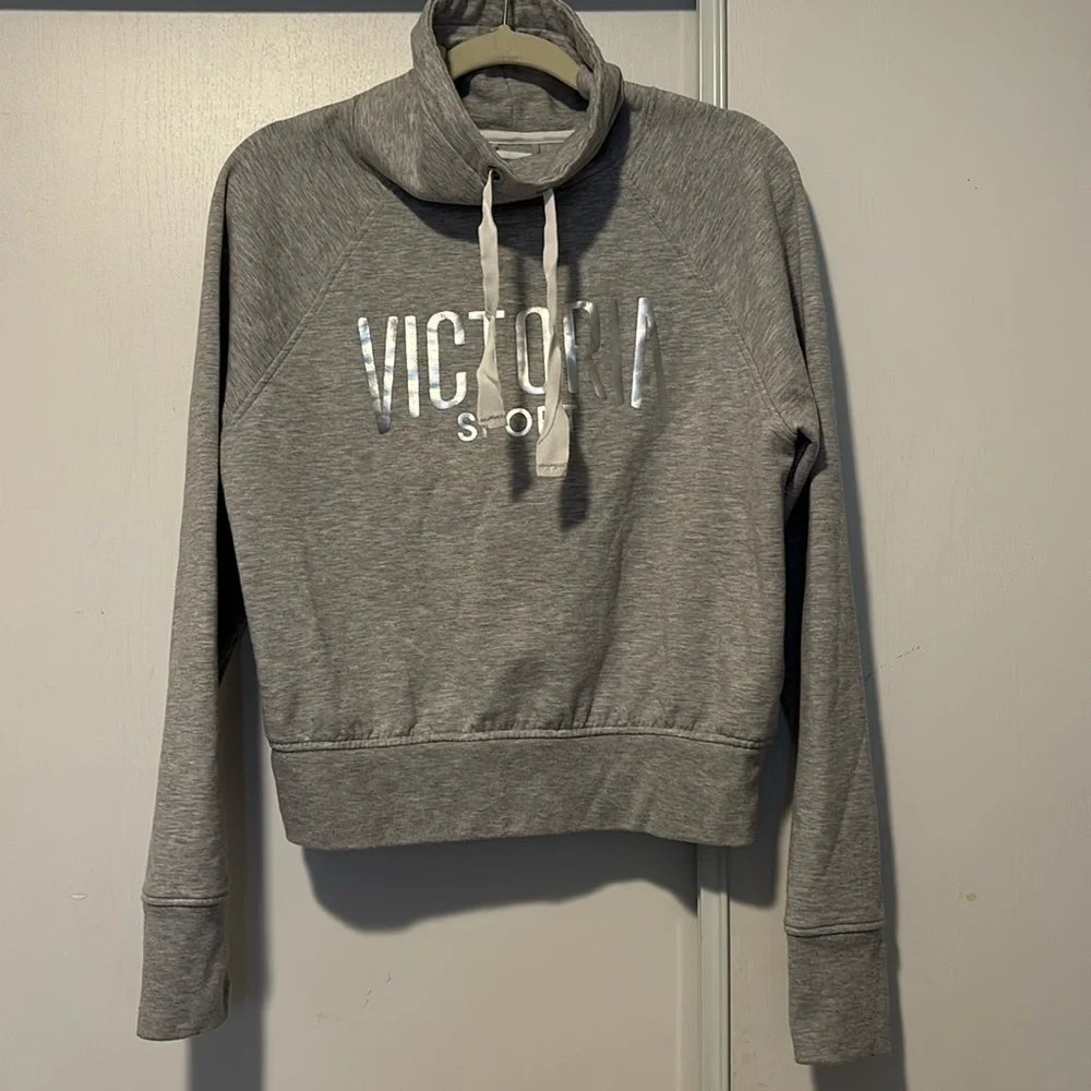 Victoria sport pullover